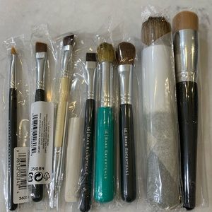 *New bare essentials makeup brushes